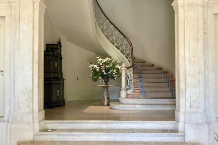 Verride staircase lobby